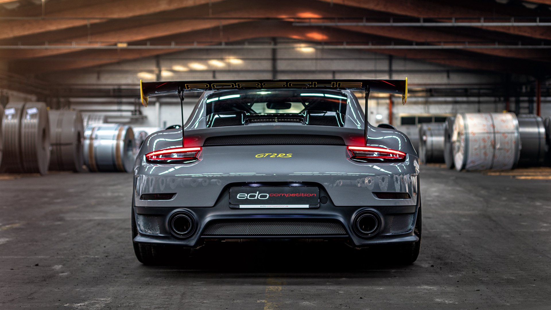 爱游戏下载-竞技秋千大赛：高空中的优雅与平衡，秋千训练