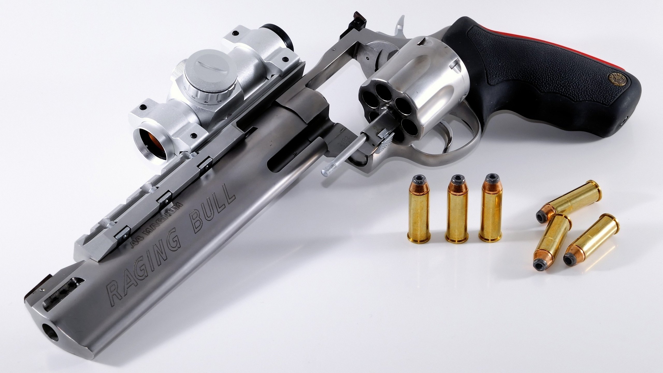 爱游戏官方-赛场压力山大：车手们的心理调适秘诀，赛车行驶时对地面的压力