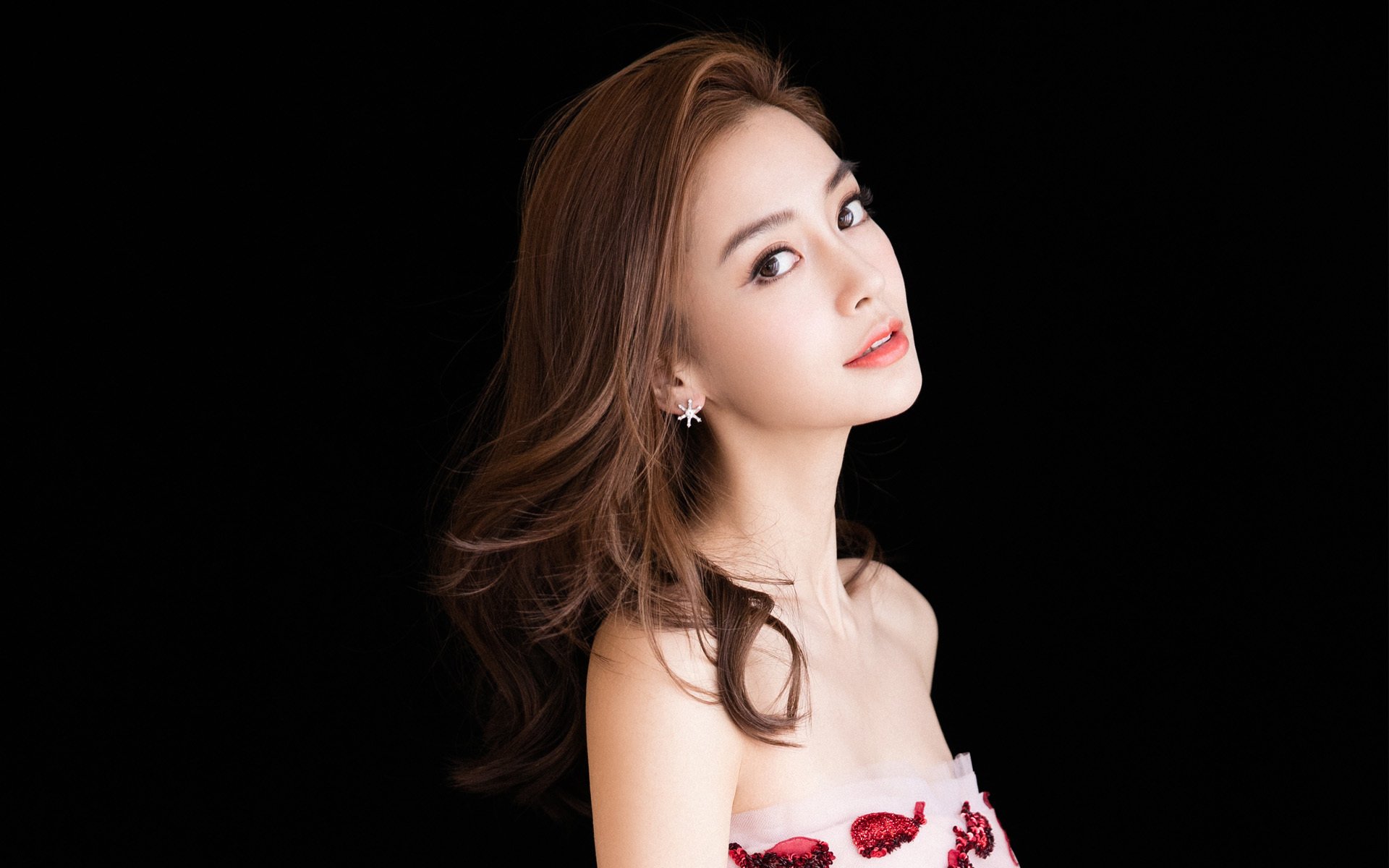 爱游戏中国官方登录入口网站-Cloud9荣膺“北美最具人气战队”称号