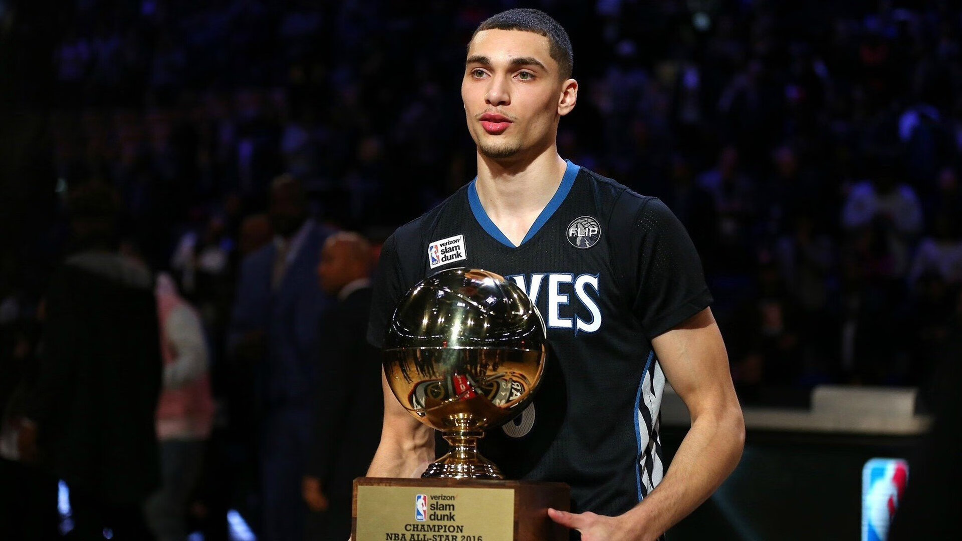 爱游戏登录入口-步行者压哨战胜勇士，全明星赛前哨战中哈利伯顿三分雨不断，哈利伯顿 nba