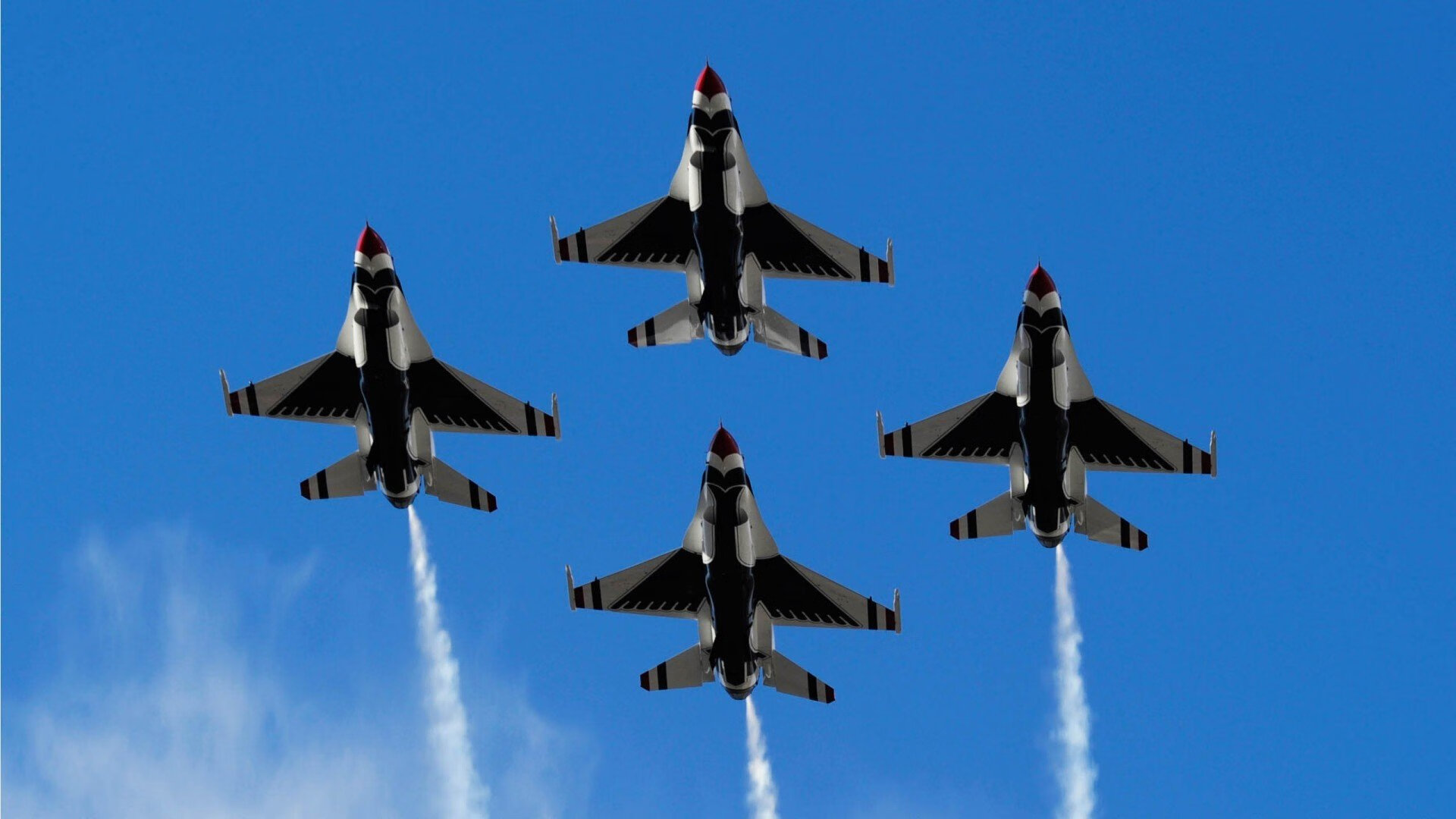 爱游戏app-湖人遭遇失利詹姆斯空砍三十二分，詹姆斯湖人暴扣