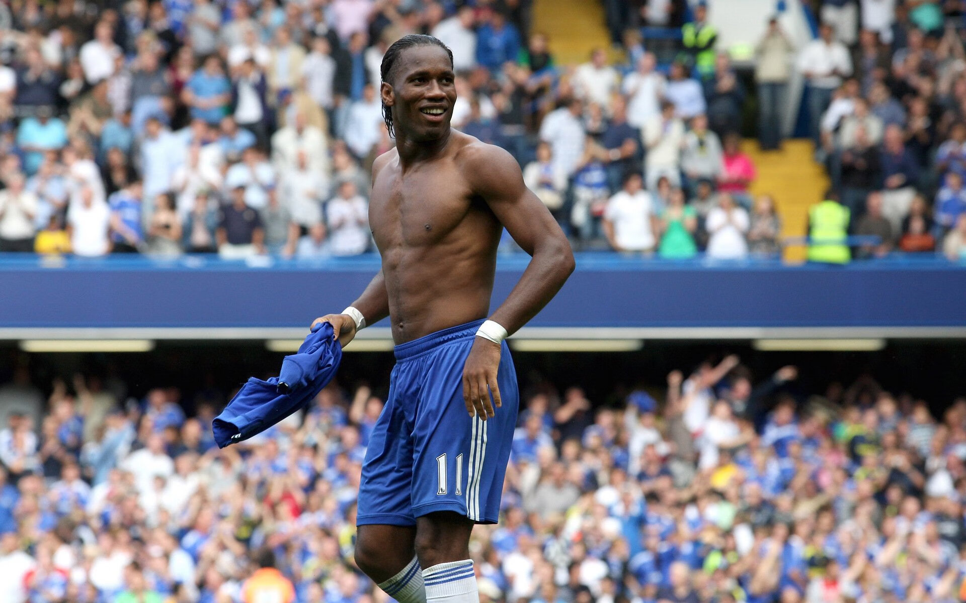 2021年季后赛:库里连续投出关键三分,带领勇士逆风翻盘,库里季后赛得分